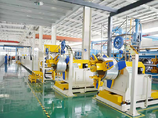 鋁管生產(chǎn)現(xiàn)場(chǎng)